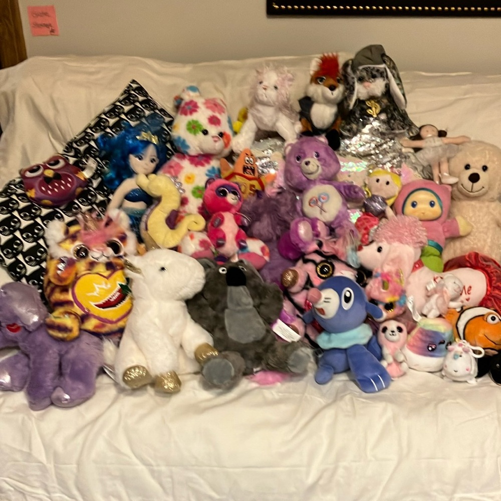 EUC giant assortment of stuffed animal plushy webkinz build a bears